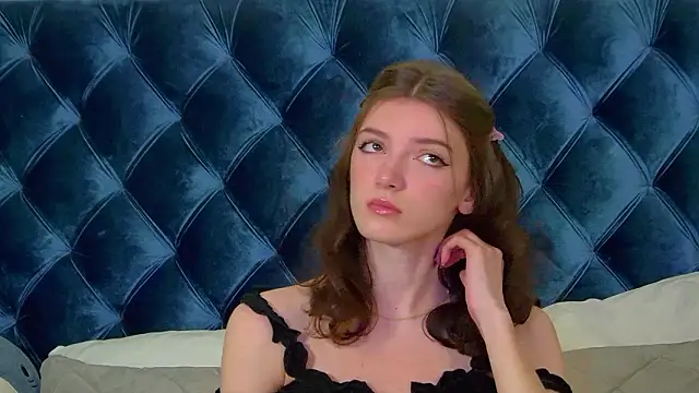 Snapshot of SophiaProve chatting on February 2, 2026, 4:06 pm SophiaProve online show from February 2, 2026, 4:06 pm