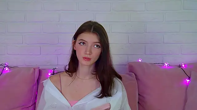 Snapshot of SophiaProve chatting on January 19, 2026, 4:22 pm SophiaProve online show from January 19, 2026, 4:22 pm