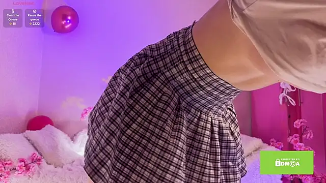 Kitty gaze online show from December 19, 2025, 2:41 pm