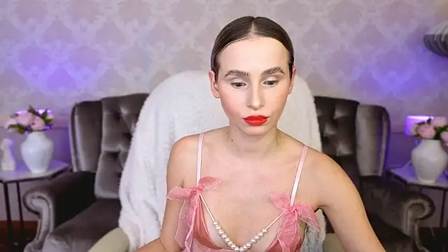 Snapshot of YourMoneyBossNikki chatting on November 12, 2025, 1:37 pm YourMoneyBossNikki online show from November 12, 2025, 1:37 pm