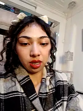 Emmaskinny online show from November 14, 2025, 12:53 pm