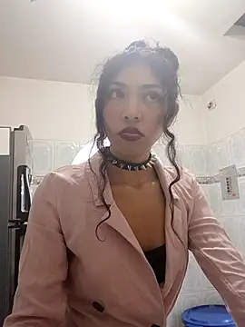 Emmaskinny online show from November 15, 2025, 10:47 pm