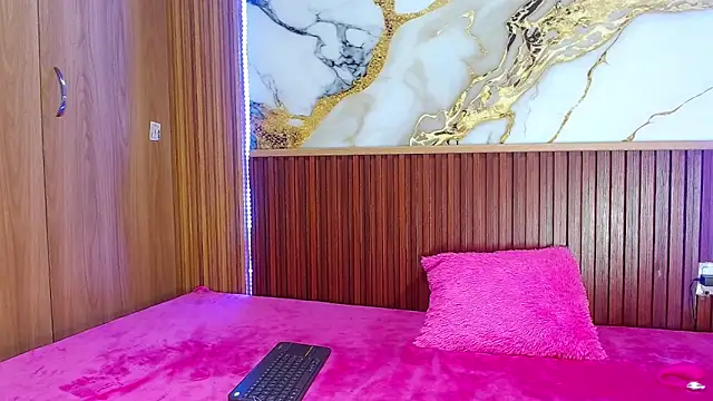 meliangels303av online show from February 9, 2026, 2:20 am