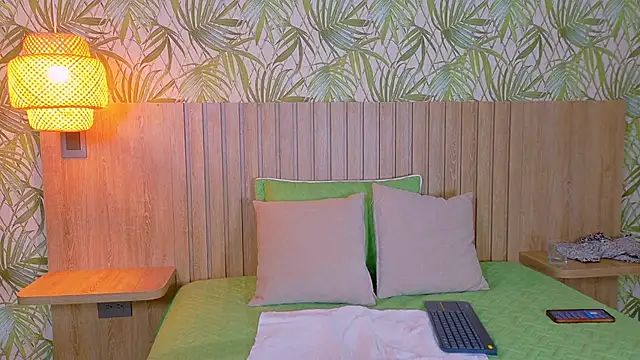 Scarleth Evans online show from December 1, 2025, 7:15 pm