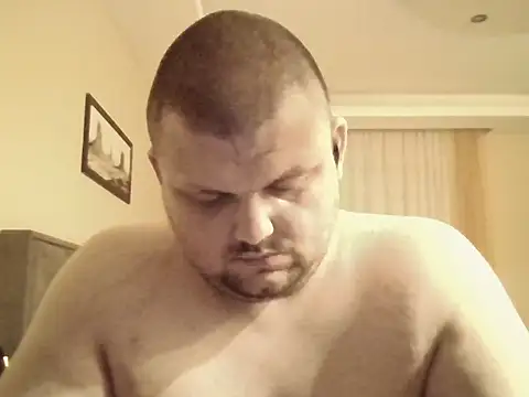 Snapshot of cyrex_monster chatting on February 3, 2026, 6:35 pm cyrex monster online show from February 3, 2026, 6:35 pm