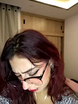 Snapshot of Sarah_Lark- chatting on February 3, 2026, 1:16 am Sarah Lark- online show from February 3, 2026, 1:16 am