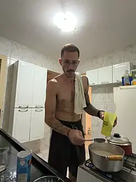 Lucasjandre online show from April 27, 2026, 10:19 pm