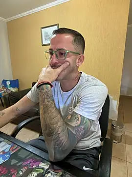Lucasjandre online show from August 5, 2026, 12:21 pm