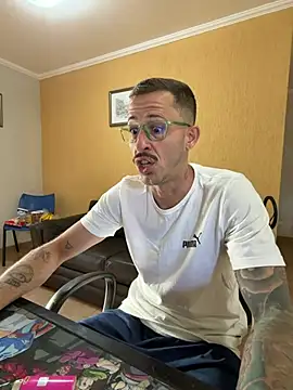 Lucasjandre online show from July 30, 2026, 10:47 am