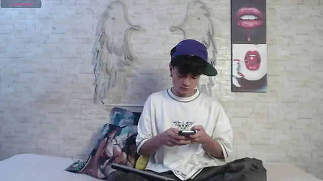 axel milo kairo and noa online show from February 13, 2026, 3:01 pm