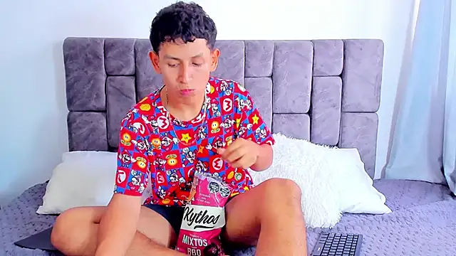 Snapshot of FelipeGonzalezz chatting on November 11, 2025, 7:08 pm FelipeGonzalezz online show from November 11, 2025, 7:08 pm