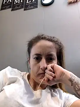 sexxxilexxxi44 online show from November 24, 2025, 8:53 pm