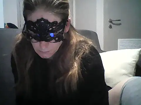 Snapshot of MelleEloa chatting on February 8, 2026, 8:50 pm MelleEloa online show from February 8, 2026, 8:50 pm