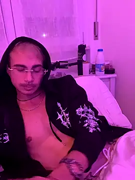 YumiLucifer33 online show from November 11, 2025, 2:17 am