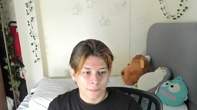 Snapshot of Felix_kitty chatting on November 11, 2025, 7:30 pm Felix kitty online show from November 11, 2025, 7:30 pm