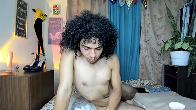 Snapshot of Angel_White25 chatting on June 25, 2026, 5:12 am Angel White25 online show from June 25, 2026, 5:12 am