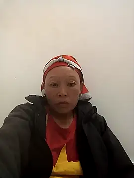 girl-hot2x online show from November 17, 2025, 1:59 pm