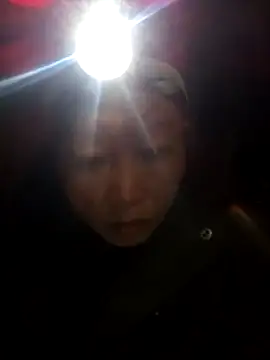 girl-hot2x online show from December 20, 2025, 10:12 pm