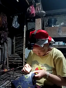 girl-hot2x online show from April 24, 2026, 10:17 am