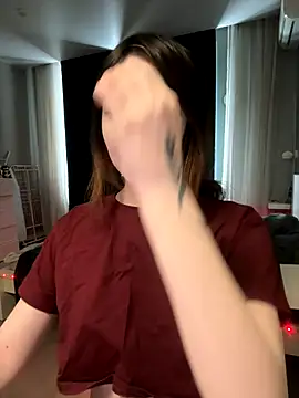 cuddlymisa online show from December 19, 2025, 7:44 am