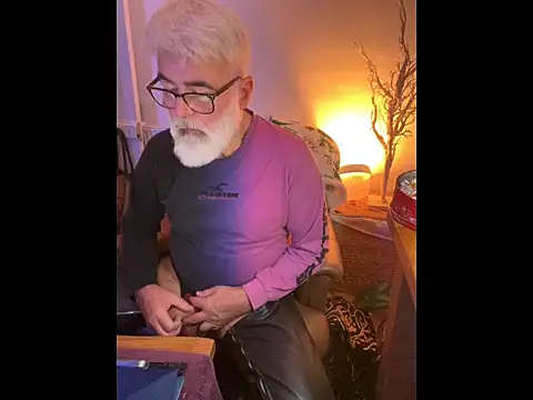 LeatherSdaddy online show from January 6, 2026, 5:50 pm