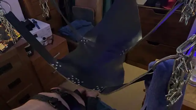 LeatherSdaddy online show from November 26, 2025, 5:57 pm