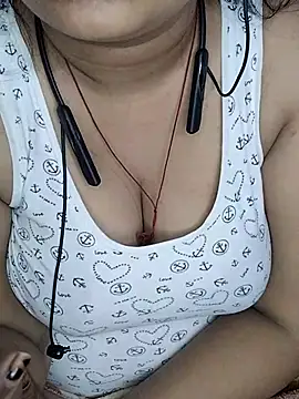 SahibaKaur online show from November 12, 2025, 2:43 pm