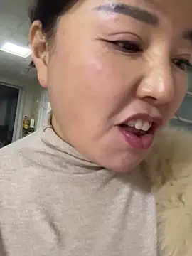 oo-shanshan online show from December 1, 2025, 9:54 am