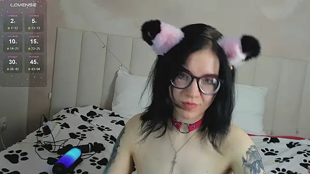 Lina Moony online show from February 3, 2026, 2:53 am