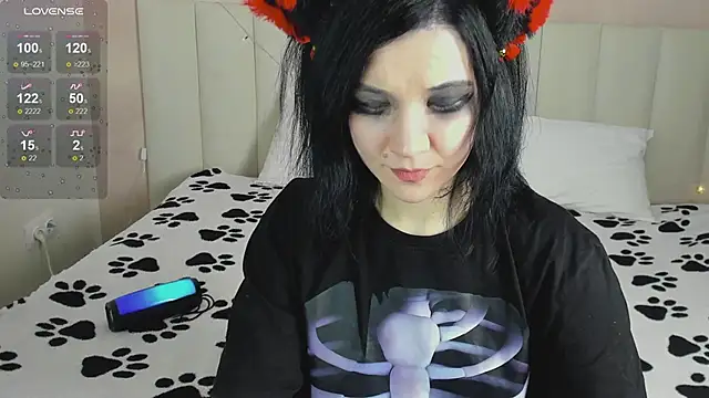 Lina Moony online show from February 5, 2026, 8:54 am