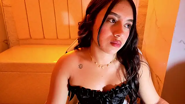 Juliana Tx online show from December 5, 2025, 3:05 am