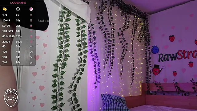 rawstrawberry online show from April 3, 2026, 8:59 pm