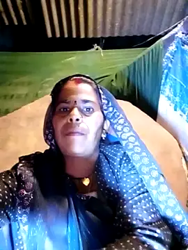 Neetujk online show from December 4, 2025, 3:44 pm