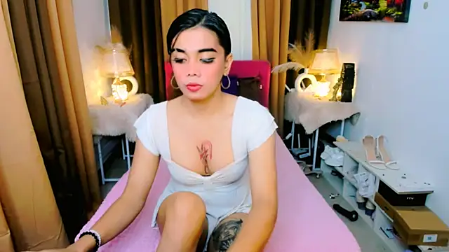 Demsayey20 online show from November 14, 2025, 4:43 pm