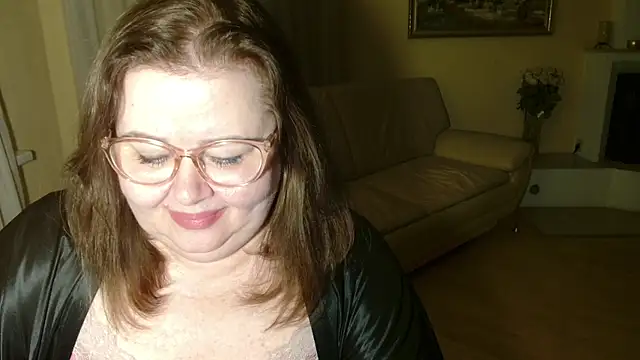 Natali-Gucci online show from December 4, 2025, 11:15 pm