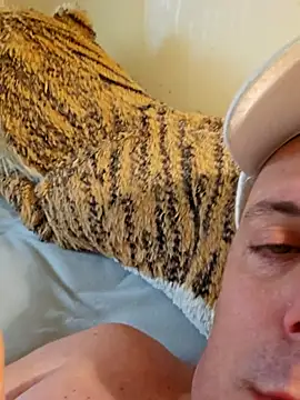 Body1978 M online show from November 16, 2025, 10:09 am