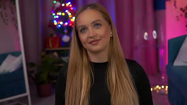 ElyssawetXX online show from December 5, 2025, 7:23 pm