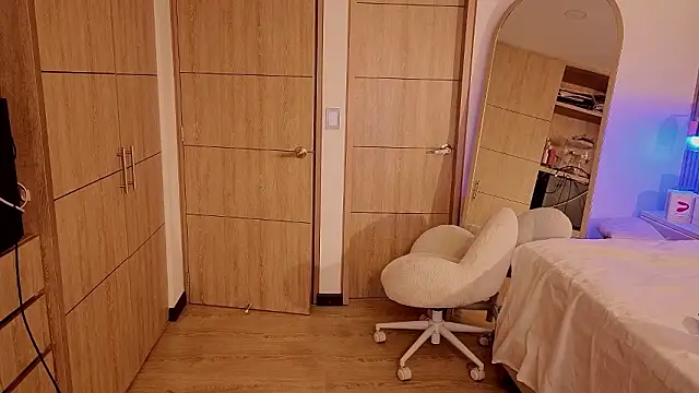 Iamnyxy online show from February 19, 2026, 11:07 am