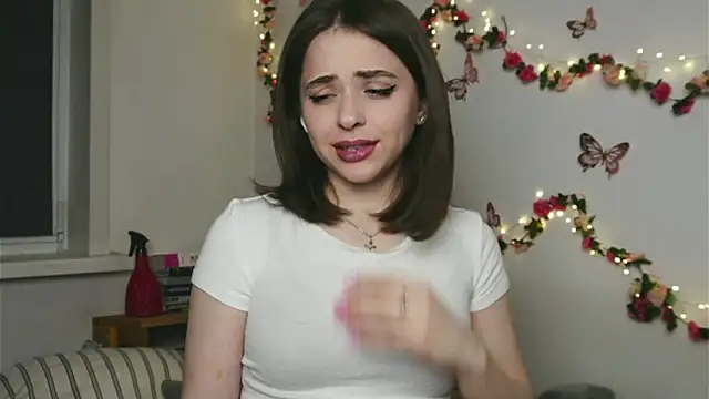 yoyogirlx online show from March 20, 2026, 3:57 pm