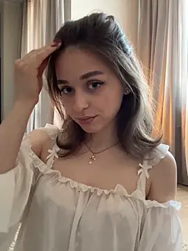 yoyogirlx online show from May 26, 2026, 11:19 am