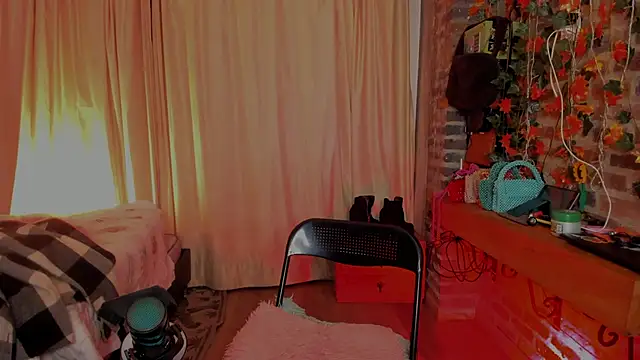 LaGoldenBitch online show from February 25, 2026, 10:48 am