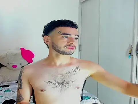 JohnE Medina online show from November 23, 2025, 8:52 pm