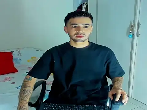 JohnE Medina online show from November 20, 2025, 5:13 pm