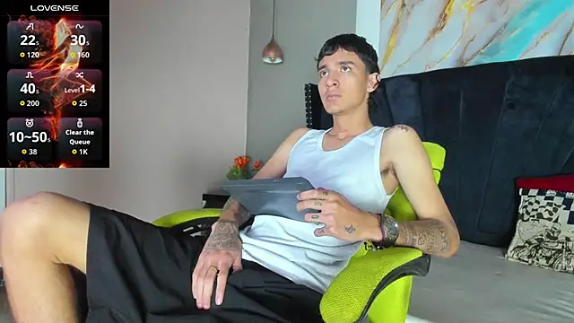 Xanderr owen2 online show from November 19, 2025, 8:09 pm