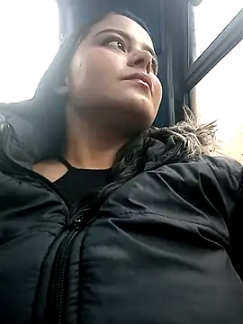 Snapshot of Savannah_5 chatting on November 15, 2025, 7:18 pm Savannah 5 online show from November 15, 2025, 7:18 pm