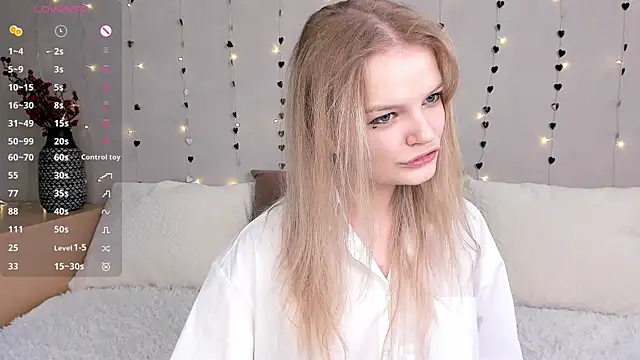 Snapshot of MicheleHonas chatting on February 14, 2026, 8:42 pm MicheleHonas online show from February 14, 2026, 8:42 pm