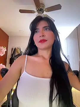 Snapshot of Cristal_Cerati_ chatting on April 20, 2026, 7:48 pm Cristal Cerati online show from April 20, 2026, 7:48 pm