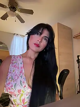Snapshot of Cristal_Cerati_ chatting on April 21, 2026, 10:05 pm Cristal Cerati online show from April 21, 2026, 10:05 pm