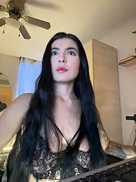 Snapshot of Cristal_Cerati_ chatting on May 28, 2026, 10:59 pm Cristal Cerati online show from May 28, 2026, 10:59 pm