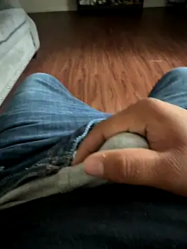 tinydick600  online show from November 13, 2025, 8:13 pm